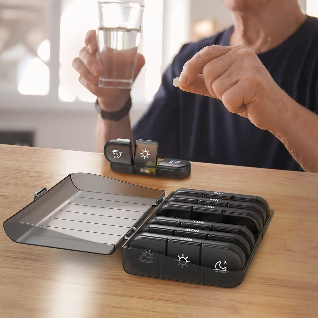 Pill box Weekly Pill Organizer 3 Times a Day (black)